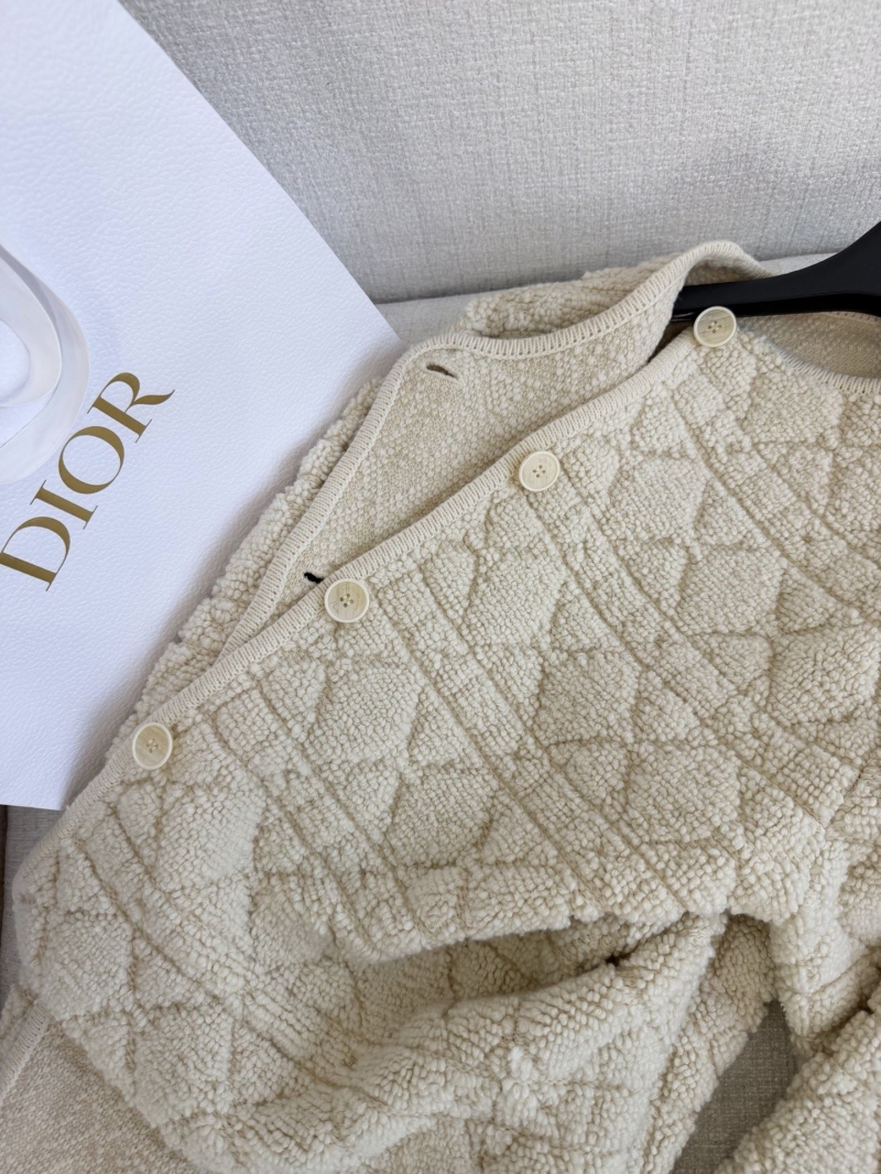 chr1st1an D10r outwear